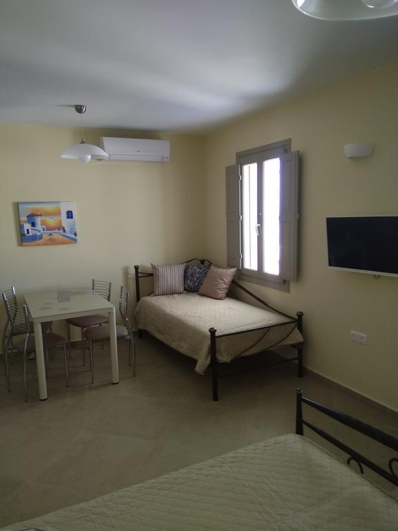 Santa Rinoula Suites Sea Sunset Views Adults Only Мегалохори Стая снимка