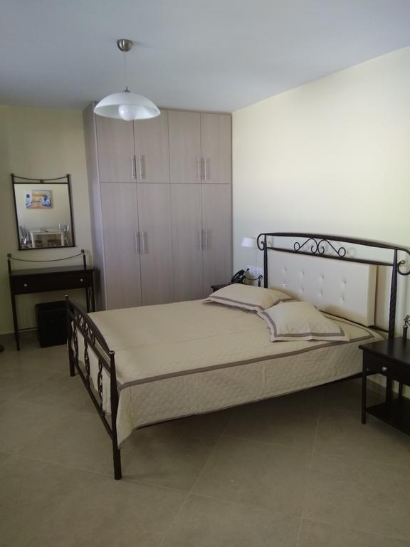 Santa Rinoula Suites Sea Sunset Views Adults Only Мегалохори Стая снимка