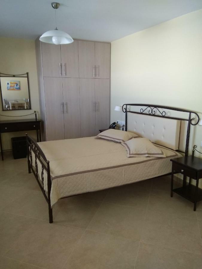 Santa Rinoula Suites Sea Sunset Views Adults Only Мегалохори Екстериор снимка