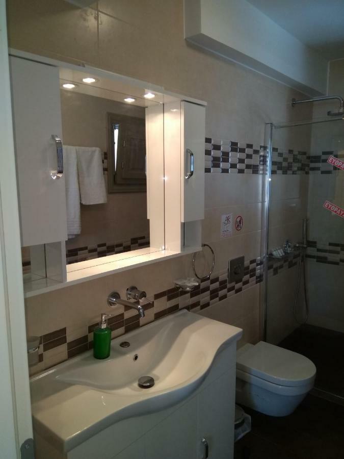 Santa Rinoula Suites Sea Sunset Views Adults Only Мегалохори Екстериор снимка